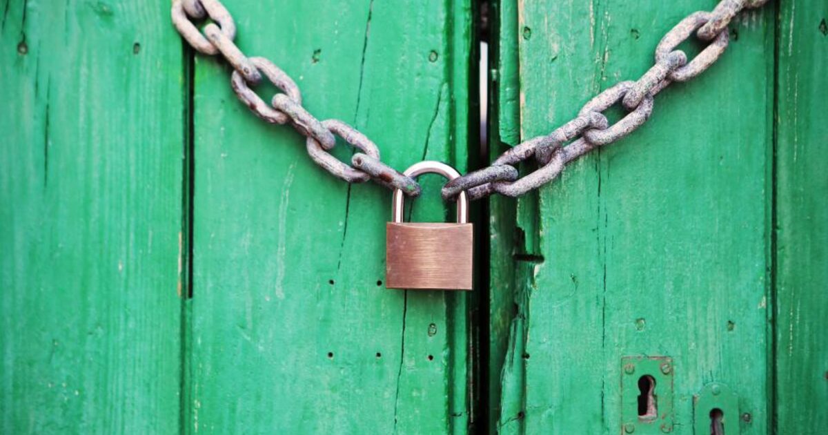 Аресты и запреты снимаются с началом процедуры