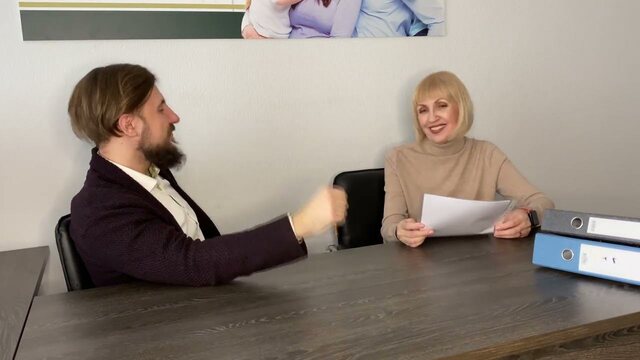 Отзыв о компании «Линия Права». Что делать если нет возможности платить по кредитам